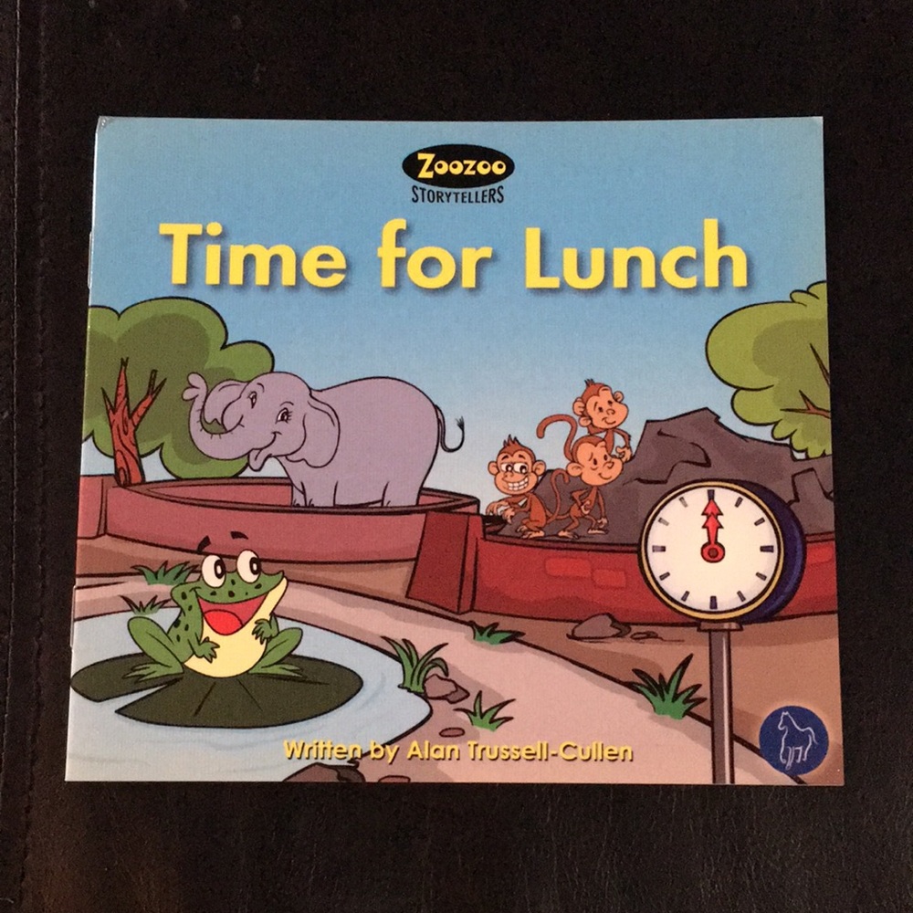 Zoo zoo Reading Books